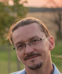 MVDr. Aleš Tomek, Dipl.ECVN